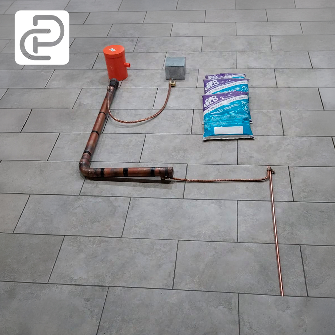 Kit de barra química para puesta a tierra: tubo de cobre tipo L, GEM mejorador de terreno, caja metálica galvanizada, cámara de registro PVC y chicote de cobre 2/0, fabricado por Corpar SpA